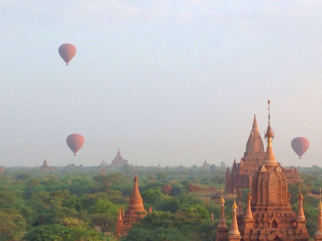 Foap-Balloons_over_Bagan