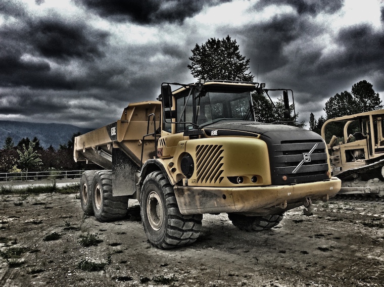 Foap-Volvo_Extremely_Tough_Machine_