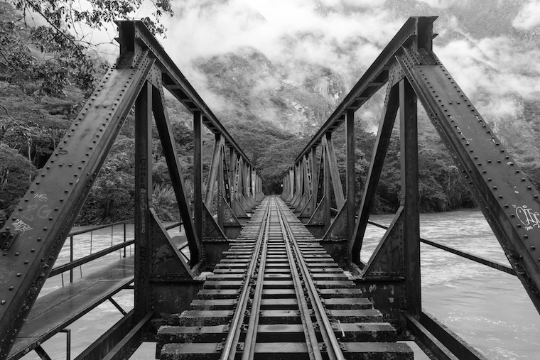 Foap-Railroad_bridge_over_river